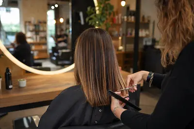 Coupe femme salon Var 83