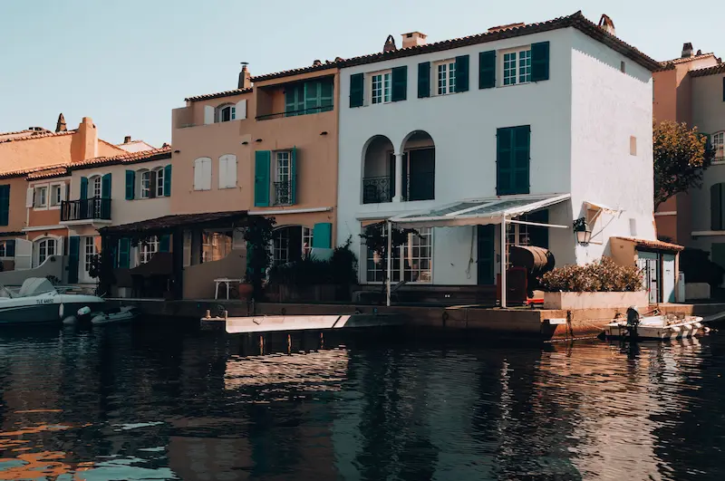 Port Grimaud — cité lacustre et canaux, Golfe de Saint-Tropez Var 83