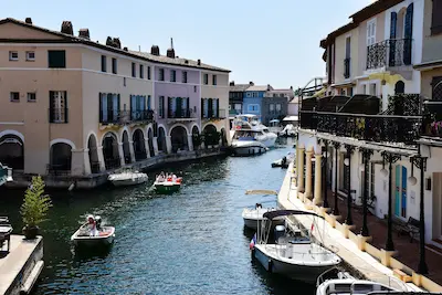 Port Grimaud — cité lacustre et canaux Var 83