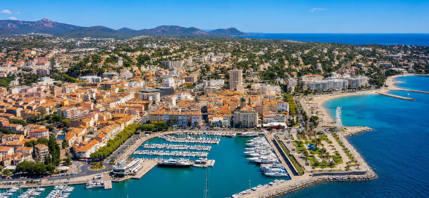Saint-Raphaël — port de plaisance et front de mer, Var 83