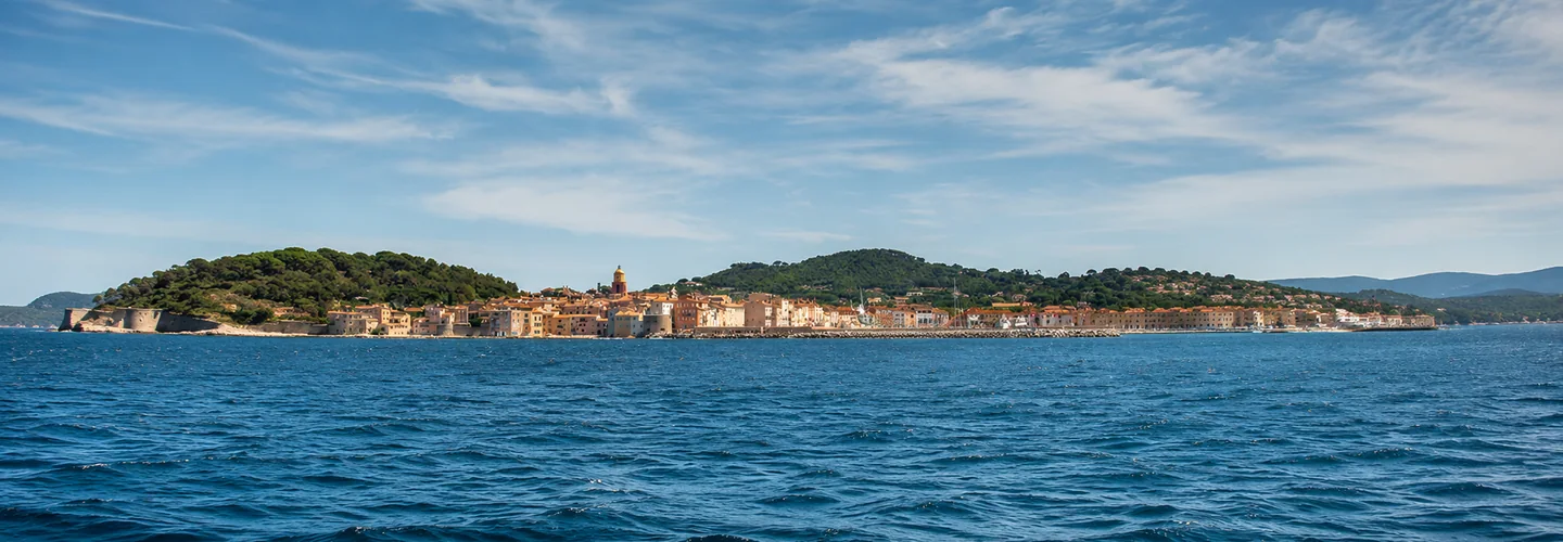 Vue panoramique sur le Golfe de Saint-Tropez depuis Sainte-Maxime